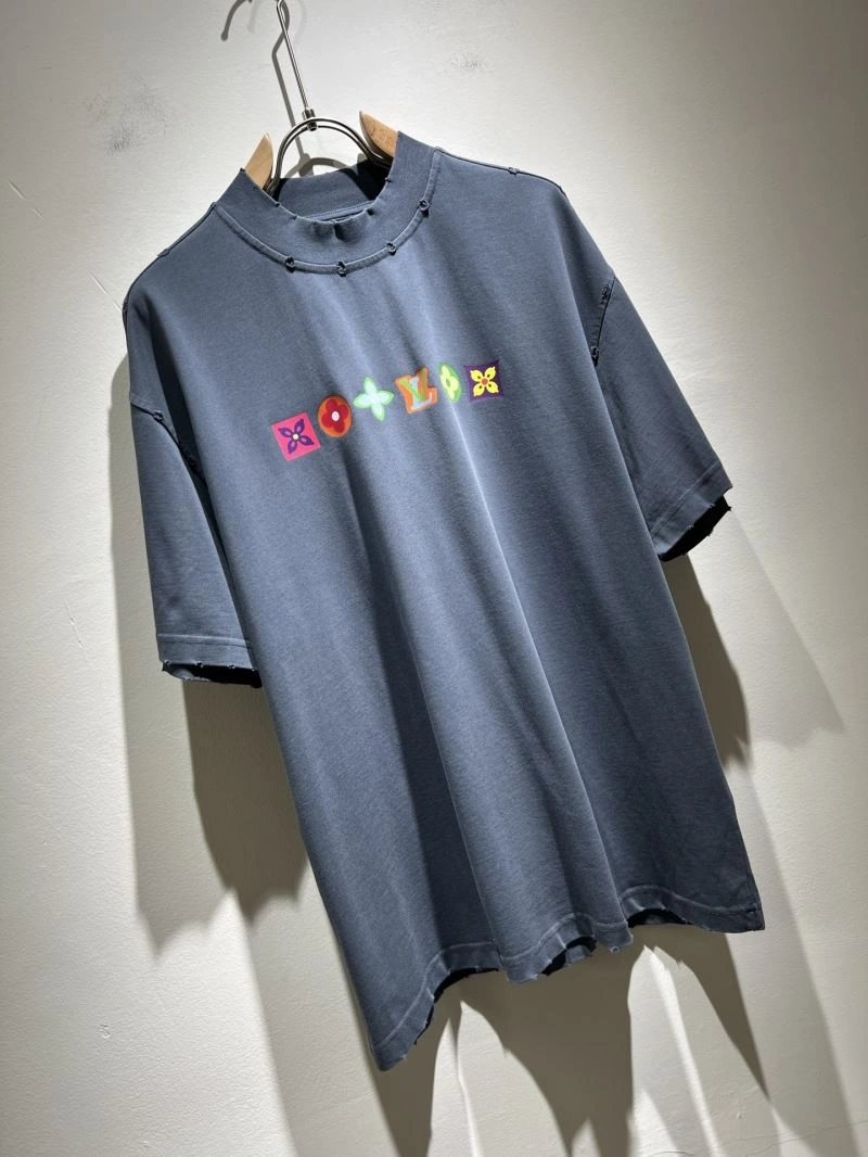Louis Vuitton T-Shirts Elegant 136089