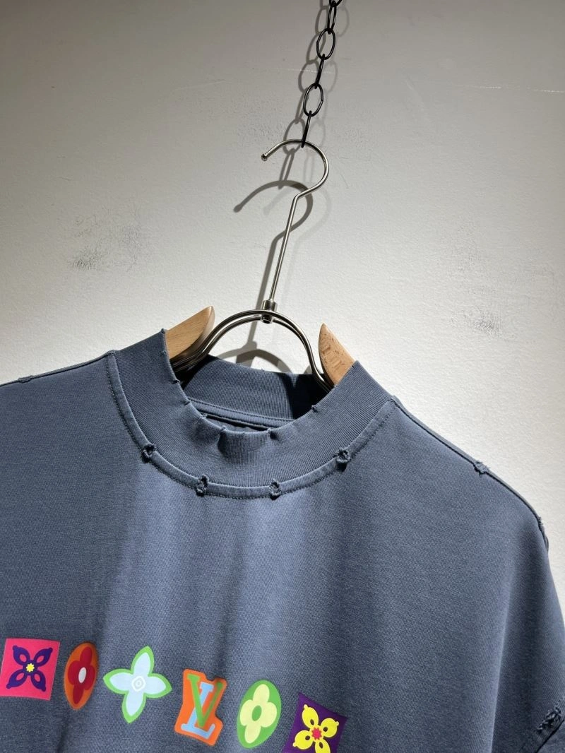 Louis Vuitton T-Shirts Elegant 136089