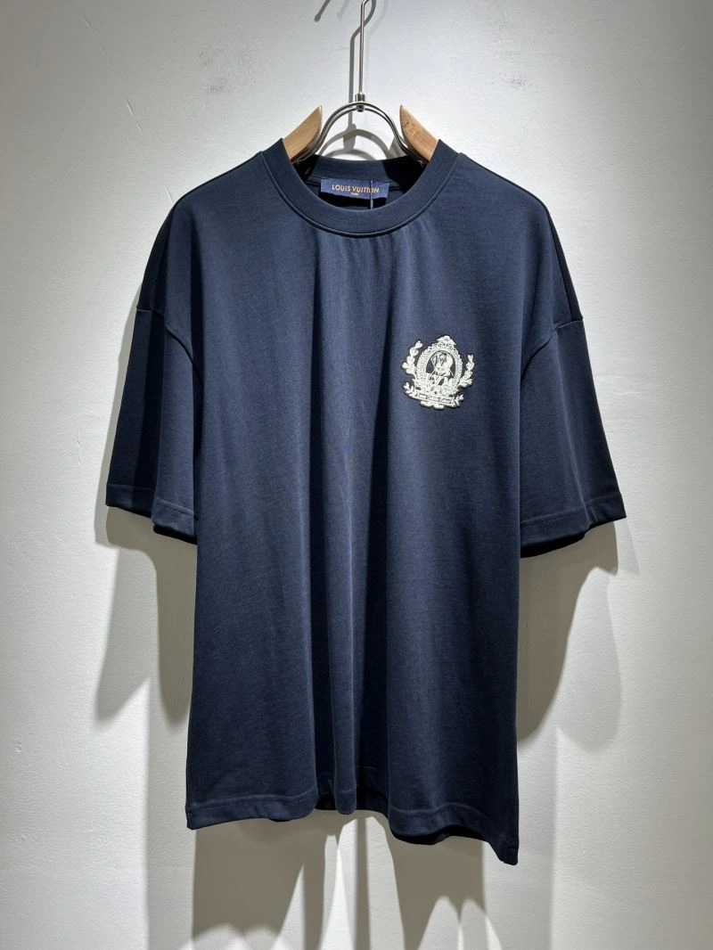 Louis Vuitton T-Shirts Resilient 136085