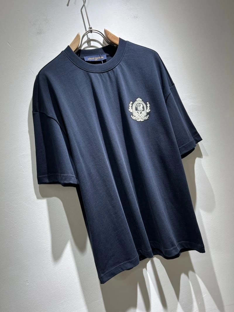 Louis Vuitton T-Shirts Resilient 136085