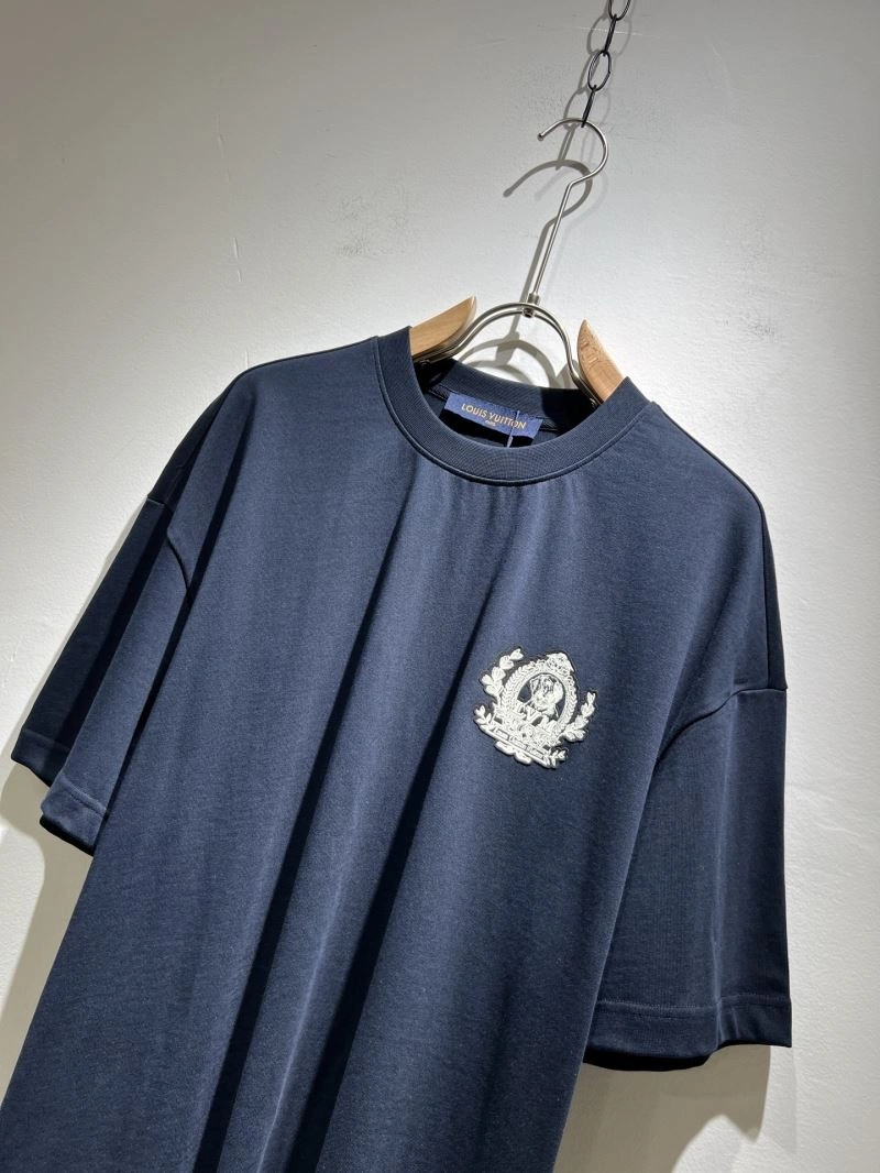 Louis Vuitton T-Shirts Resilient 136085