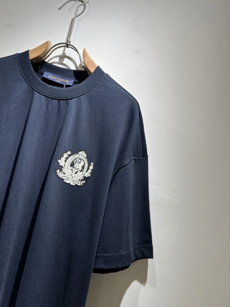 Louis Vuitton T-Shirts Resilient 136085