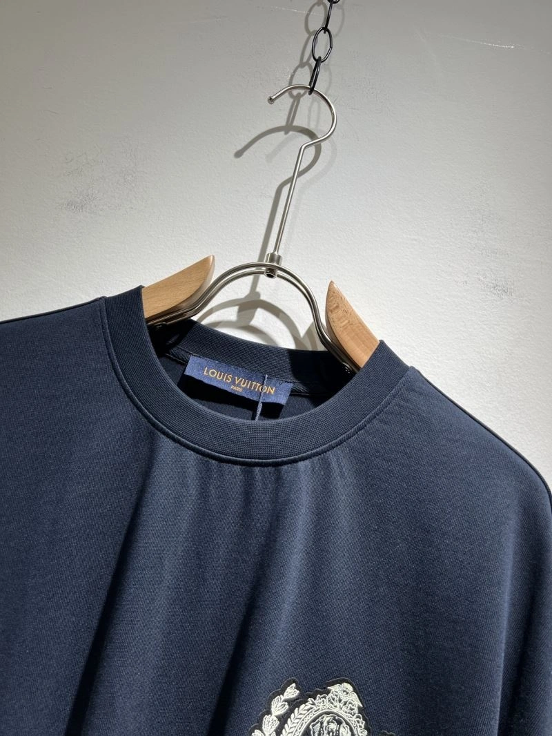 Louis Vuitton T-Shirts Resilient 136085