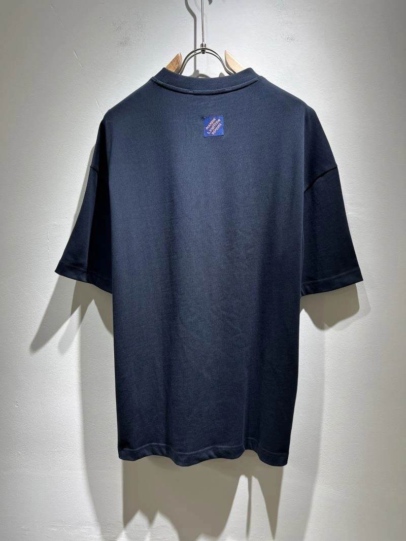 Louis Vuitton T-Shirts Resilient 136085
