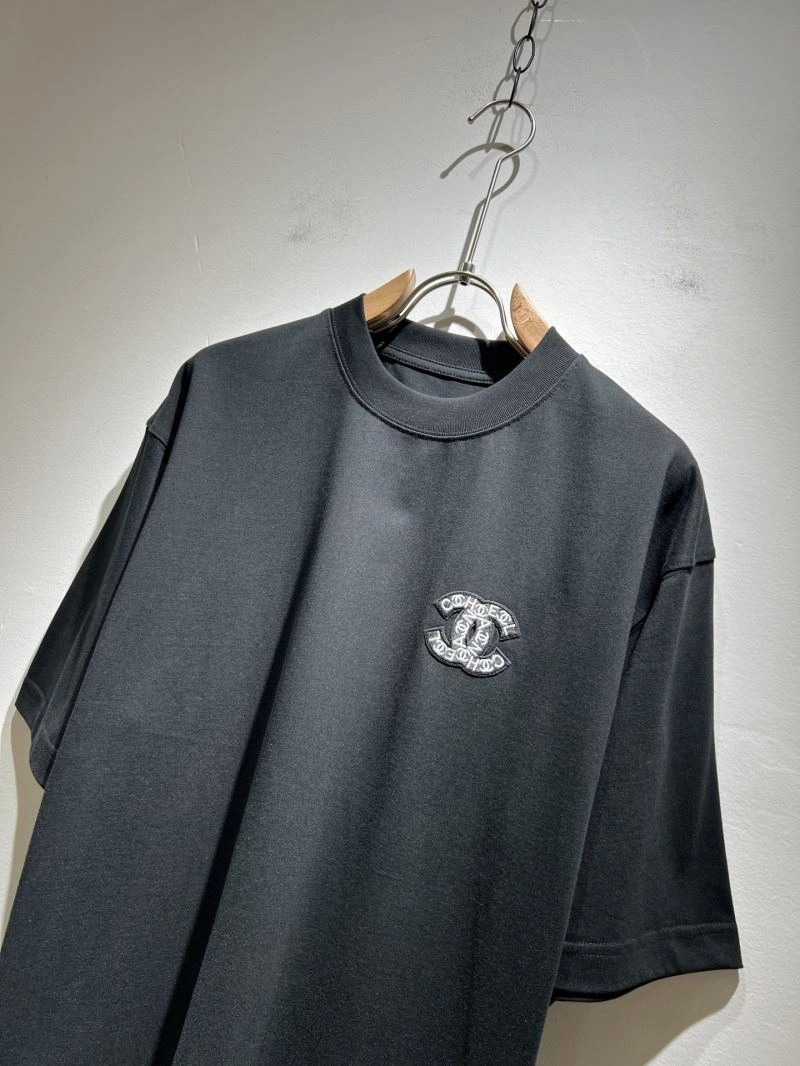 Louis Vuitton T-Shirts Versatile 136087