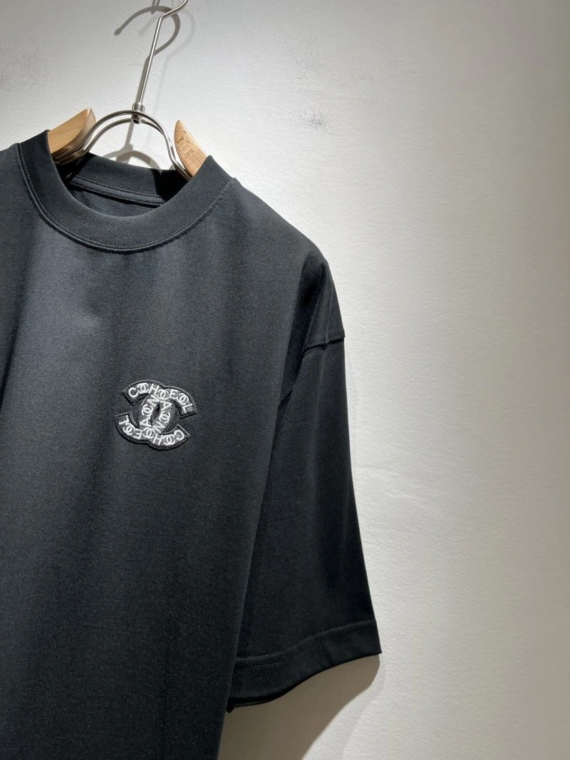 Louis Vuitton T-Shirts Versatile 136087