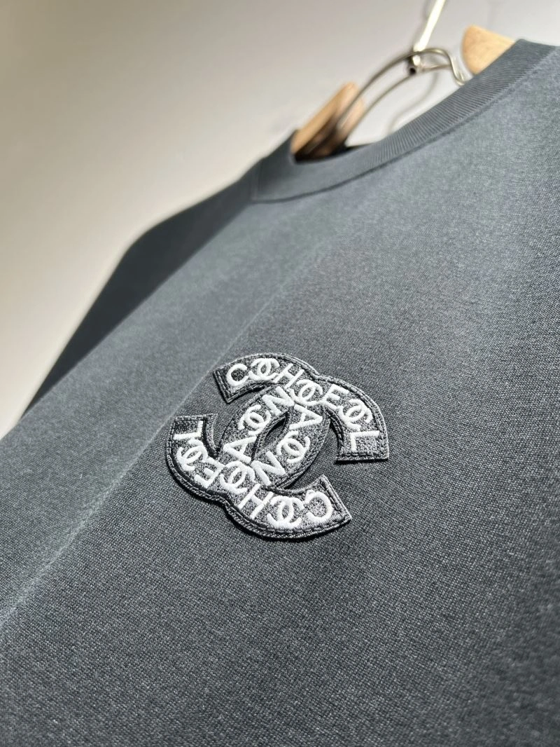 Louis Vuitton T-Shirts Versatile 136087