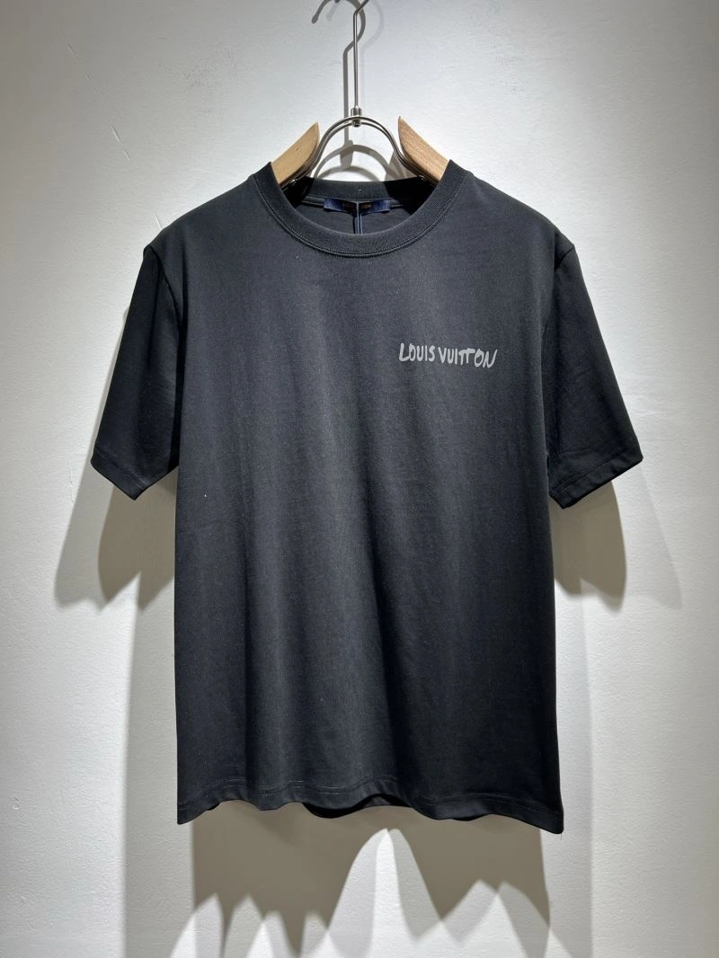 Louis Vuitton T-Shirts Minimalist 136100