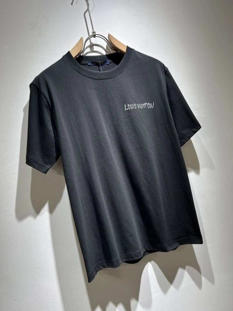 Louis Vuitton T-Shirts Minimalist 136100
