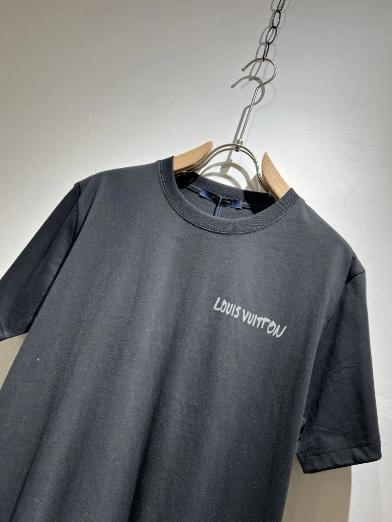 Louis Vuitton T-Shirts Minimalist 136100