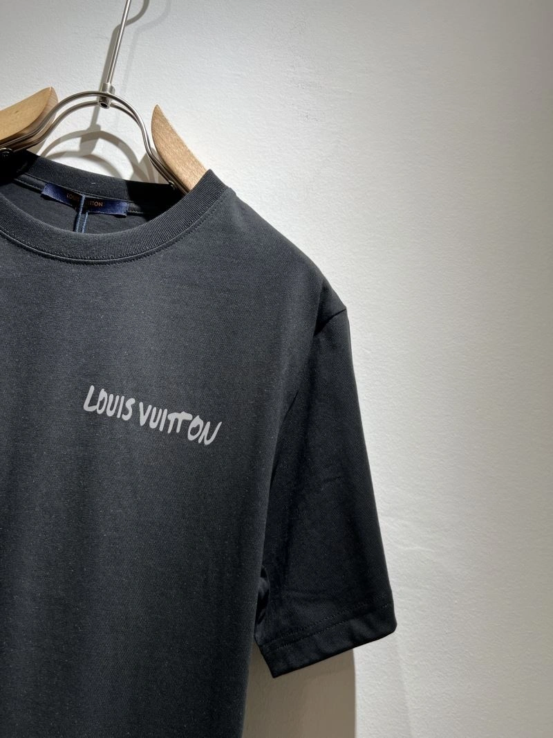 Louis Vuitton T-Shirts Minimalist 136100