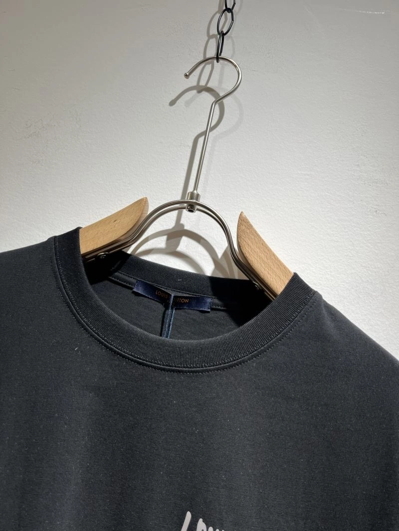 Louis Vuitton T-Shirts Minimalist 136100