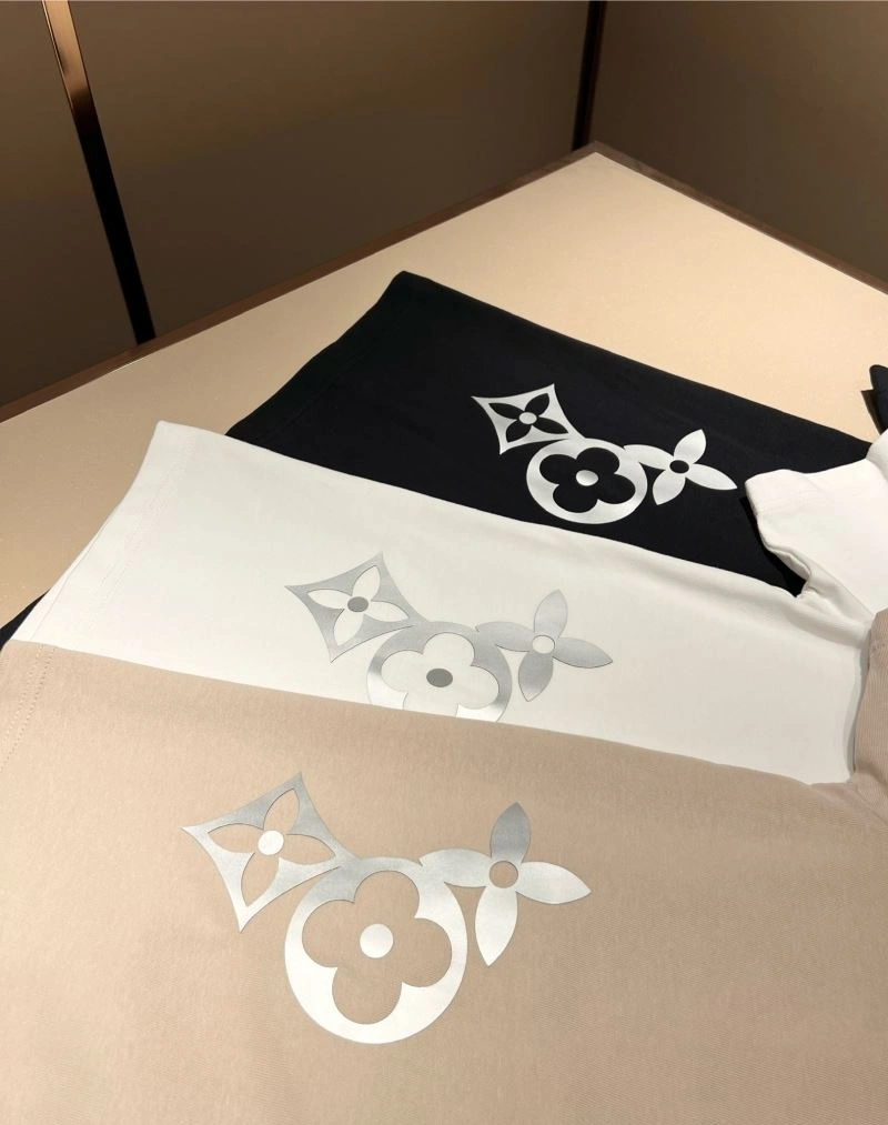 Bold Louis Vuitton T-Shirts 136116