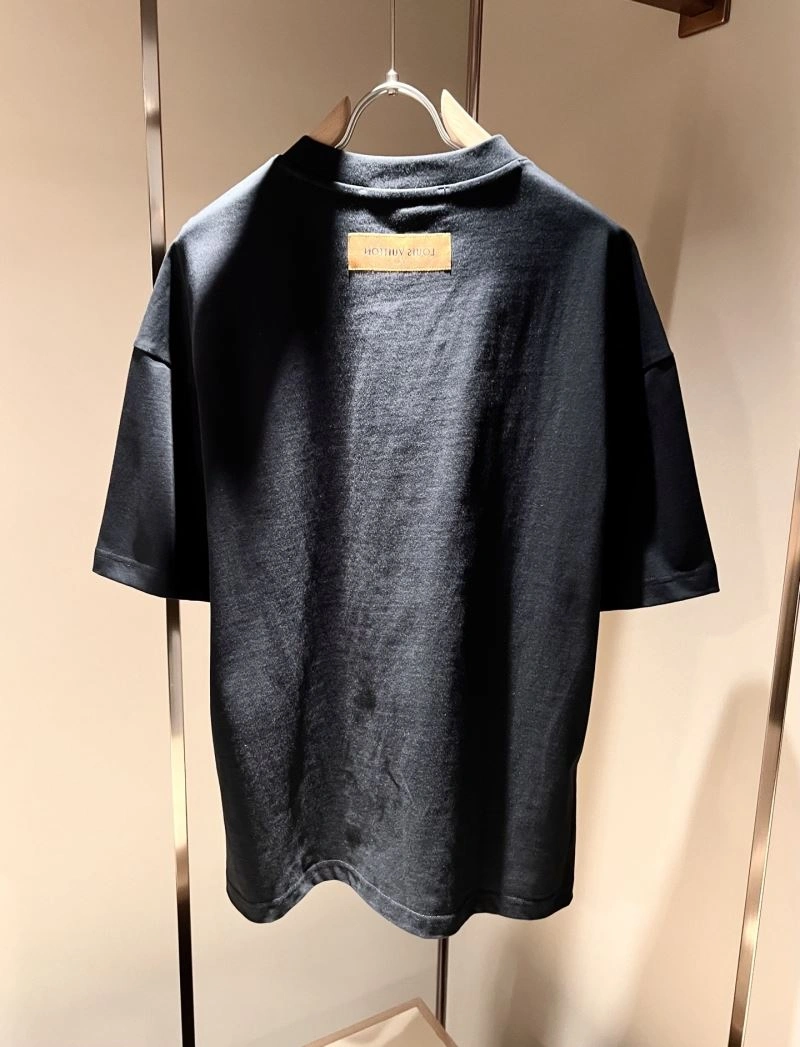 Bold Louis Vuitton T-Shirts 136116