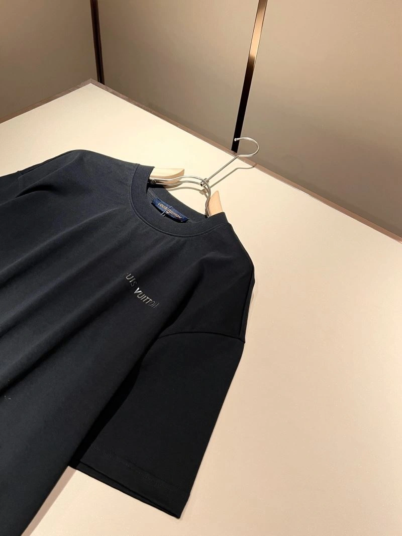 Bold Louis Vuitton T-Shirts 136116