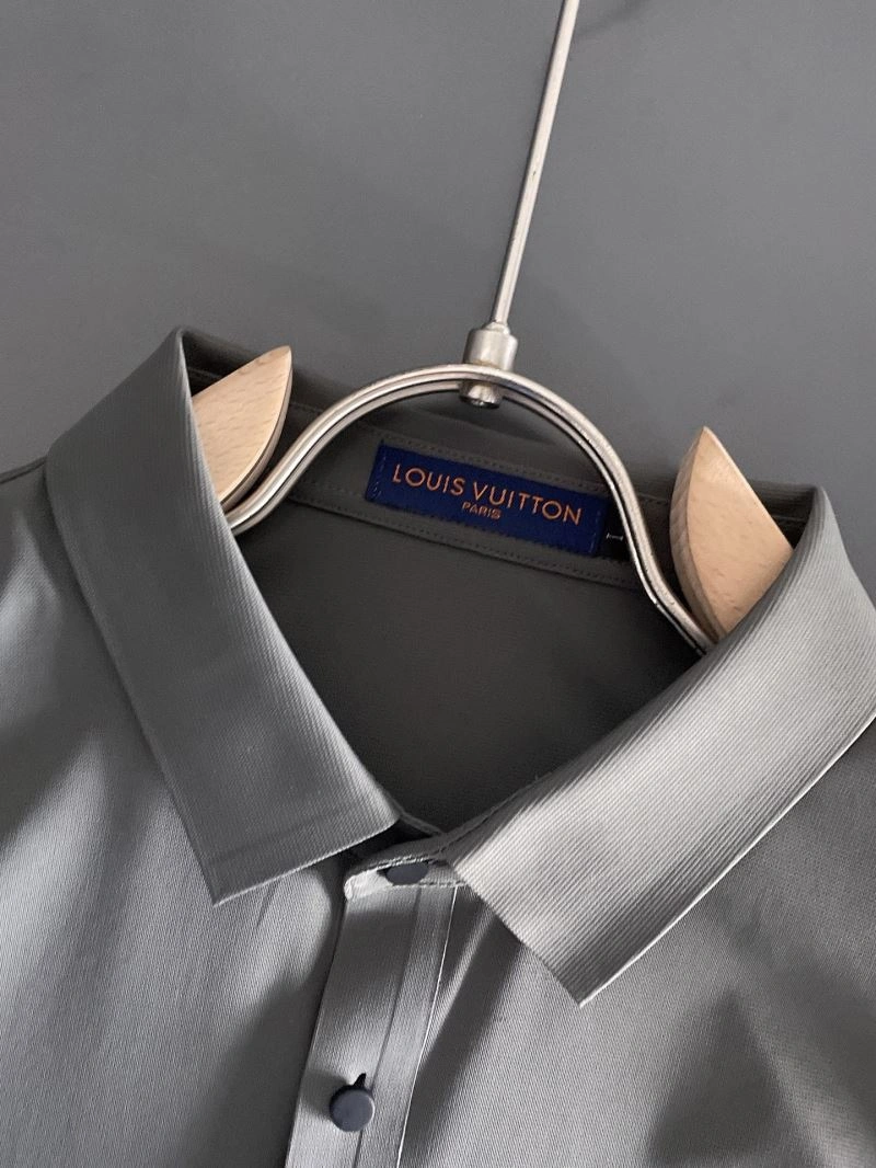 SmoothTexture Louis Vuitton T-Shirts 136084