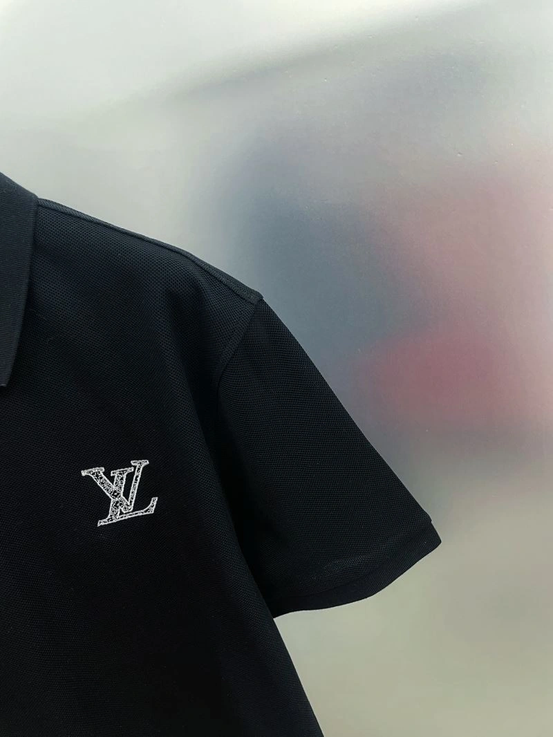 Louis Vuitton T-Shirts Neat 136050
