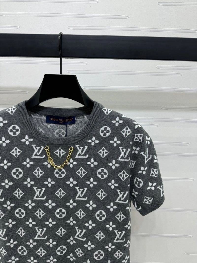 Compact Louis Vuitton T-Shirts 131008