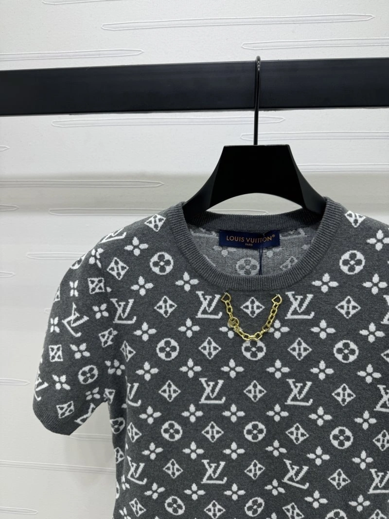 Compact Louis Vuitton T-Shirts 131008