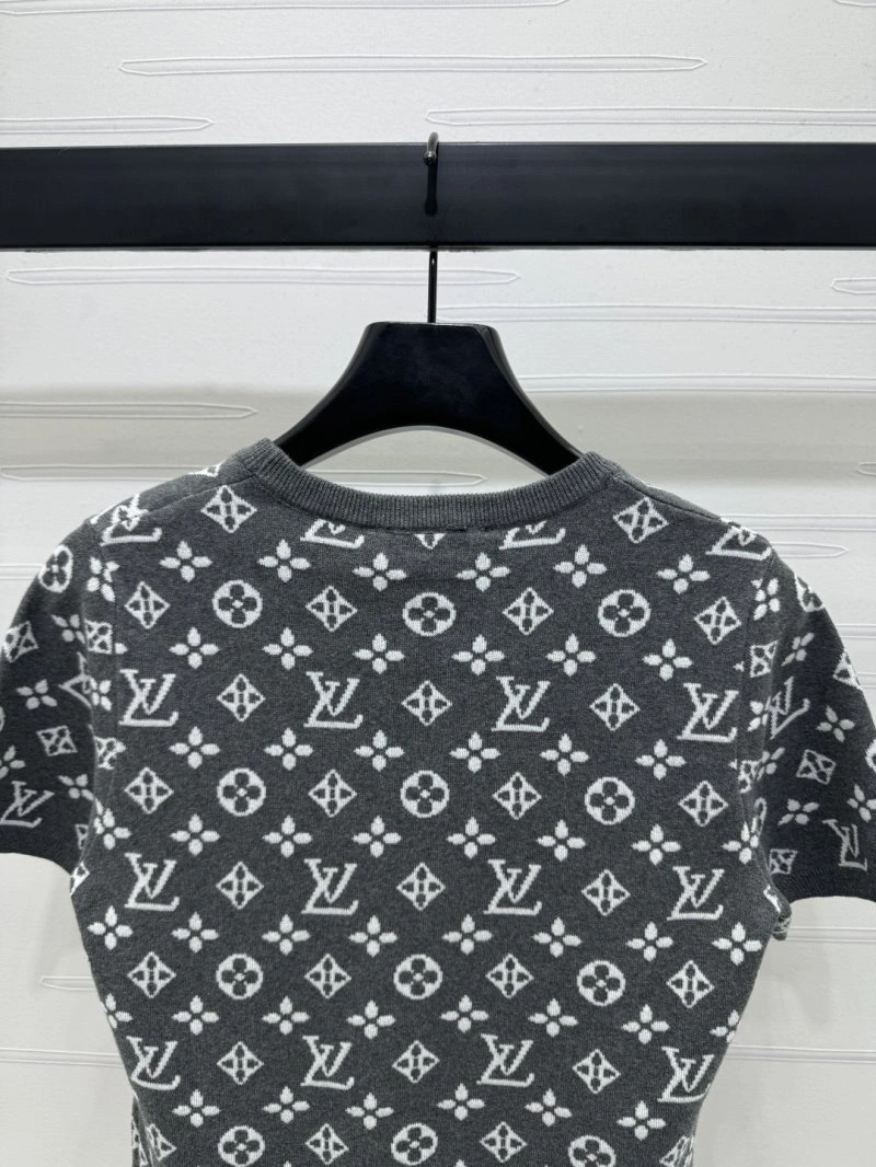 Compact Louis Vuitton T-Shirts 131008
