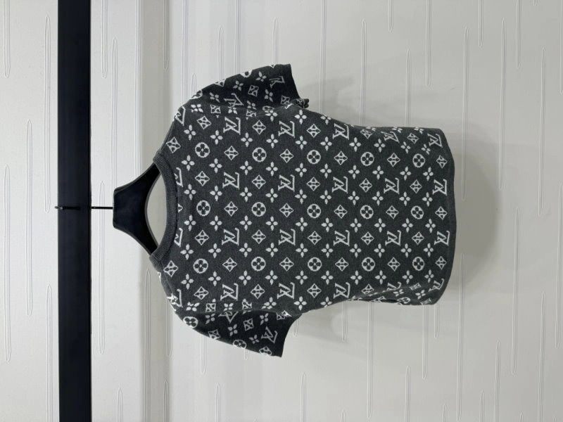 Compact Louis Vuitton T-Shirts 131008