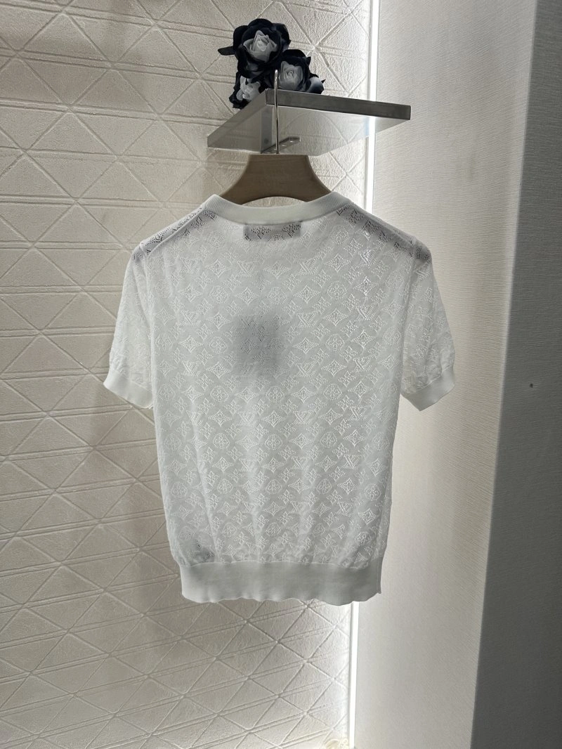 Functional Louis Vuitton T-Shirts 131000