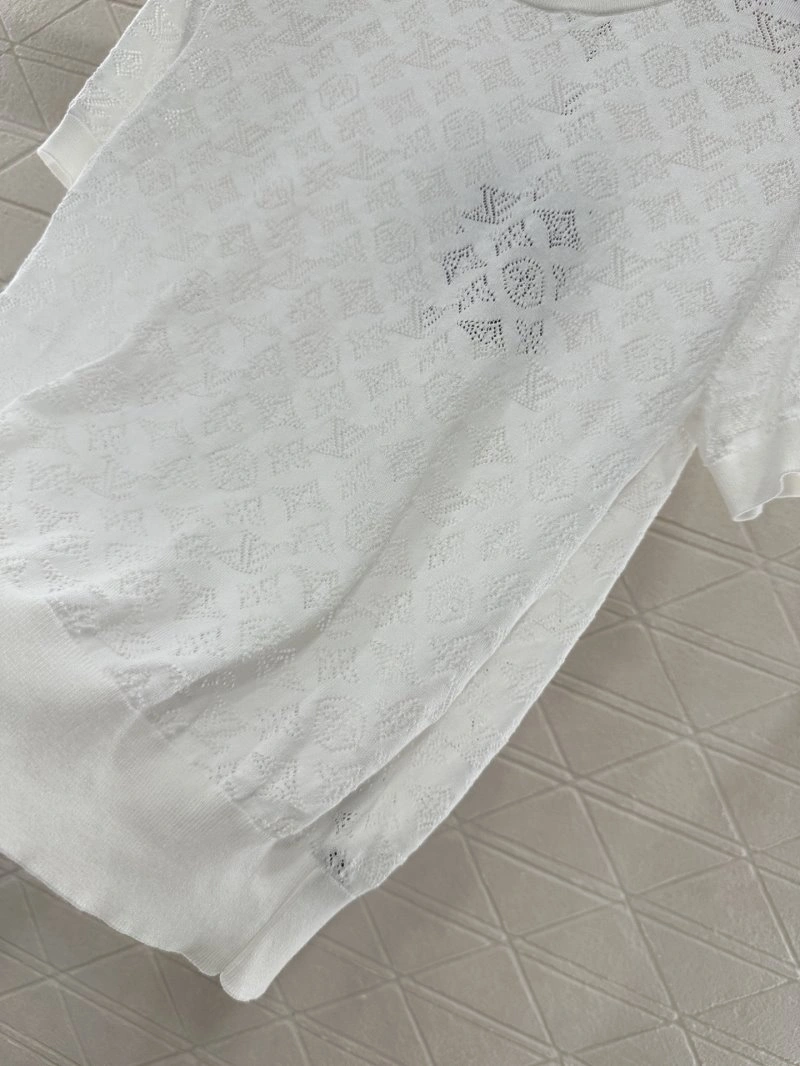 Functional Louis Vuitton T-Shirts 131000