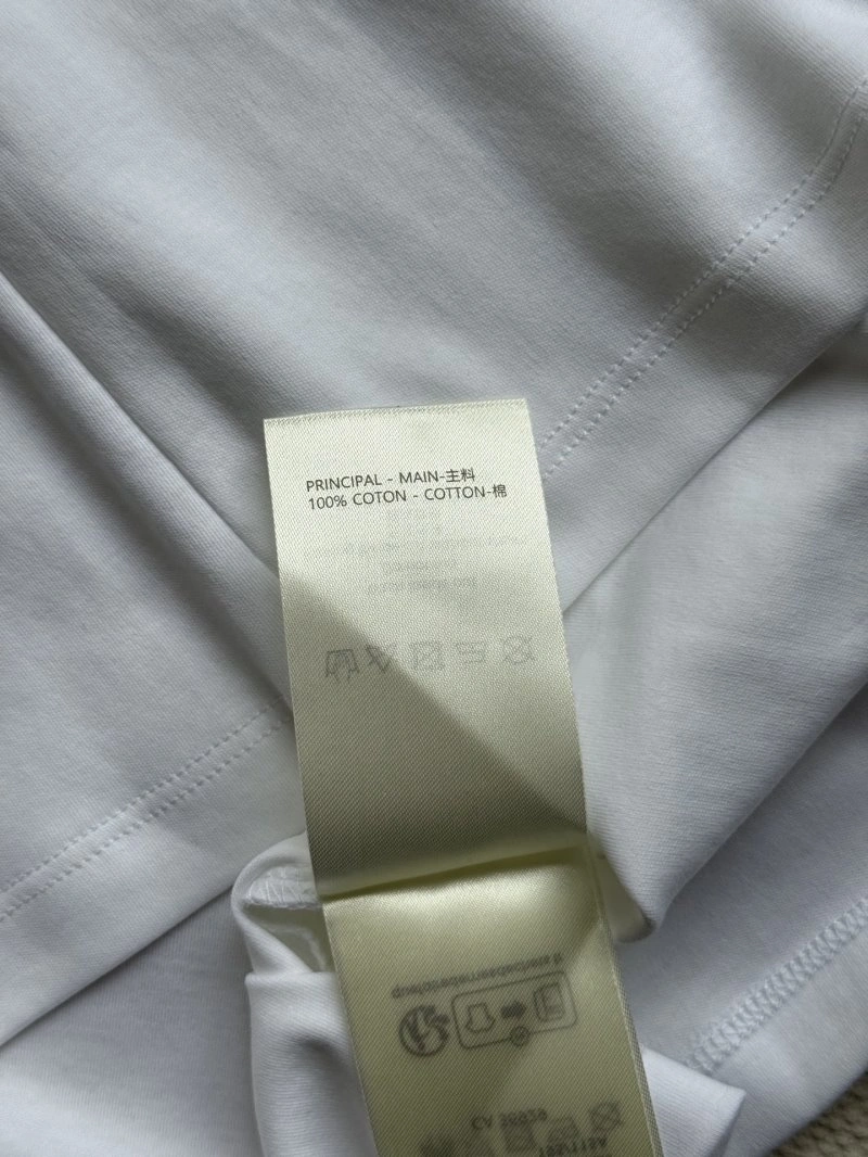 FashionForward Louis Vuitton T-Shirts 130981