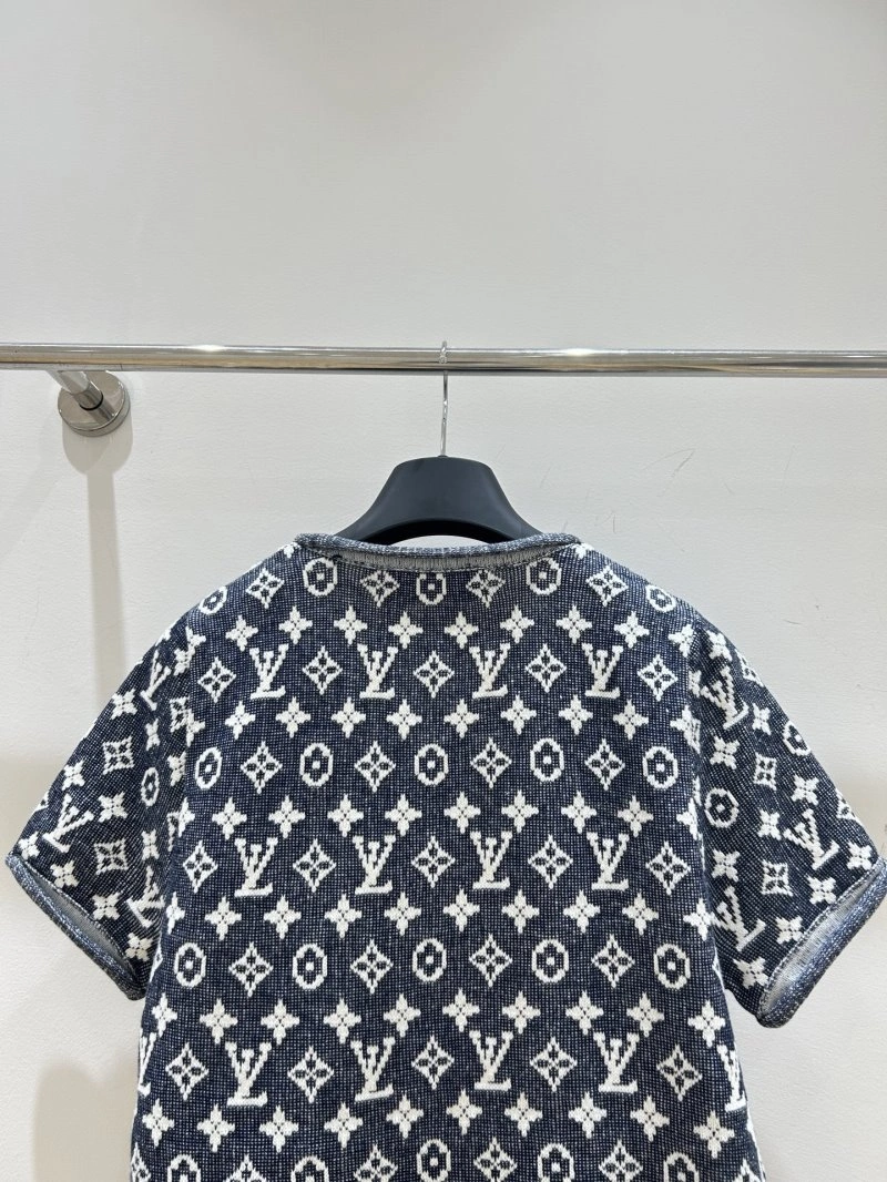 Elegant Louis Vuitton T-Shirts 130990