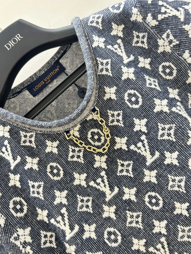 Elegant Louis Vuitton T-Shirts 130990