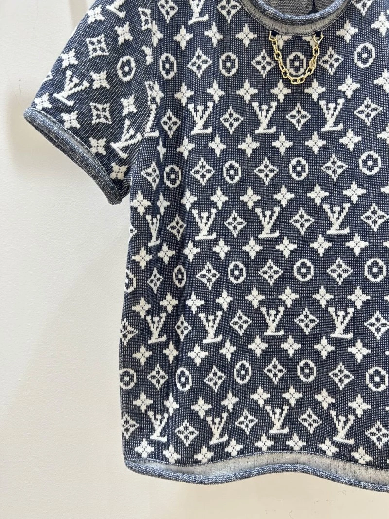 Elegant Louis Vuitton T-Shirts 130990