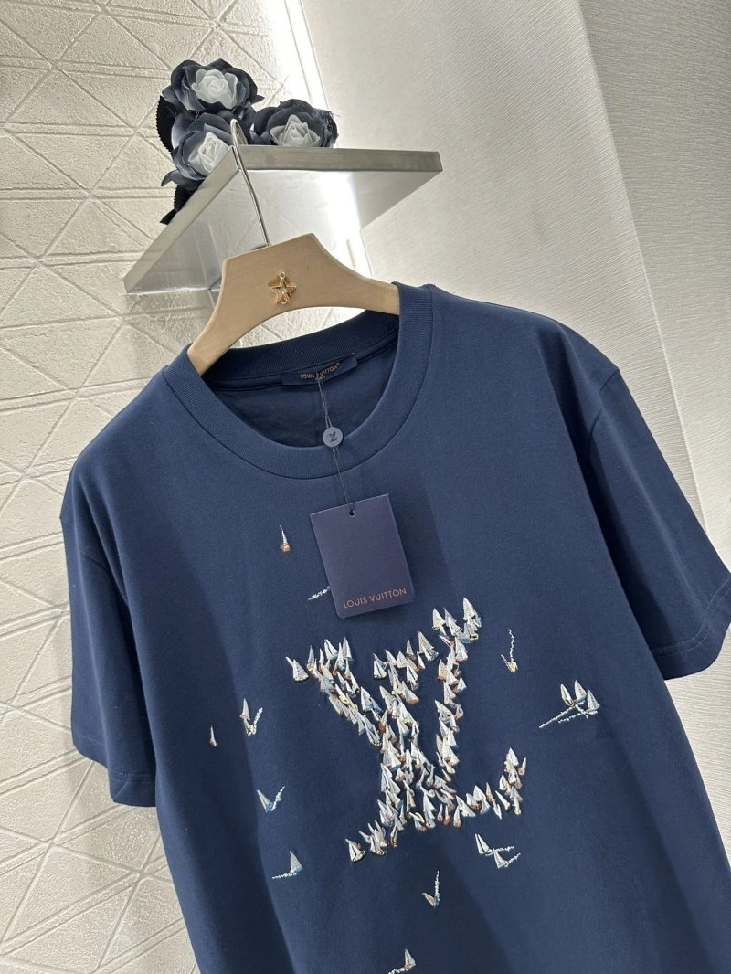 Louis Vuitton T-Shirts Minimalist 130988