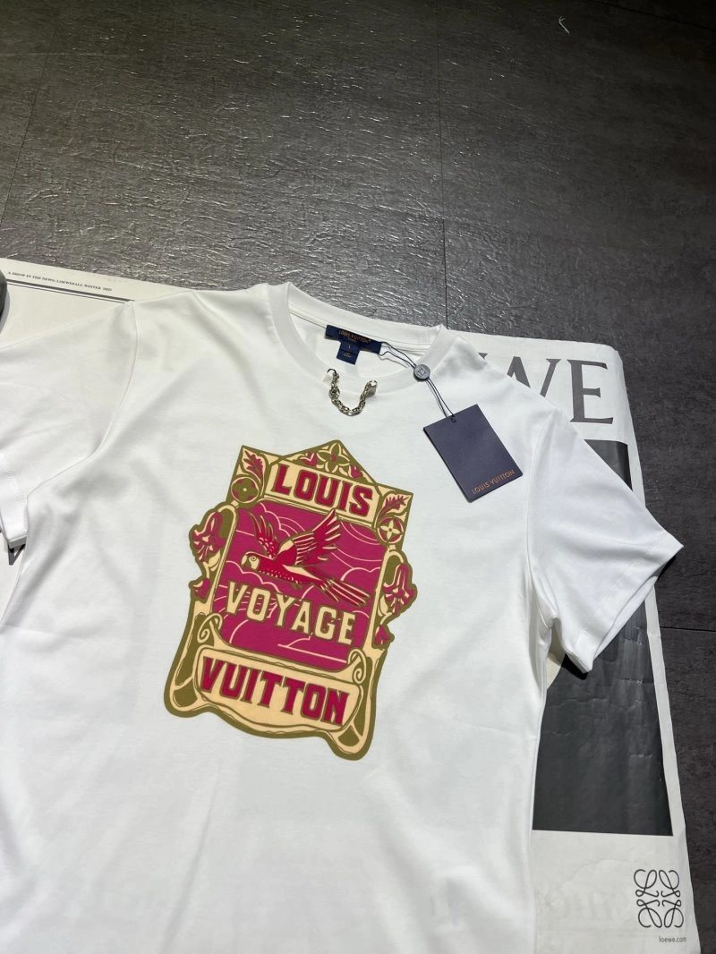 Minimalist Louis Vuitton T-Shirts 130969