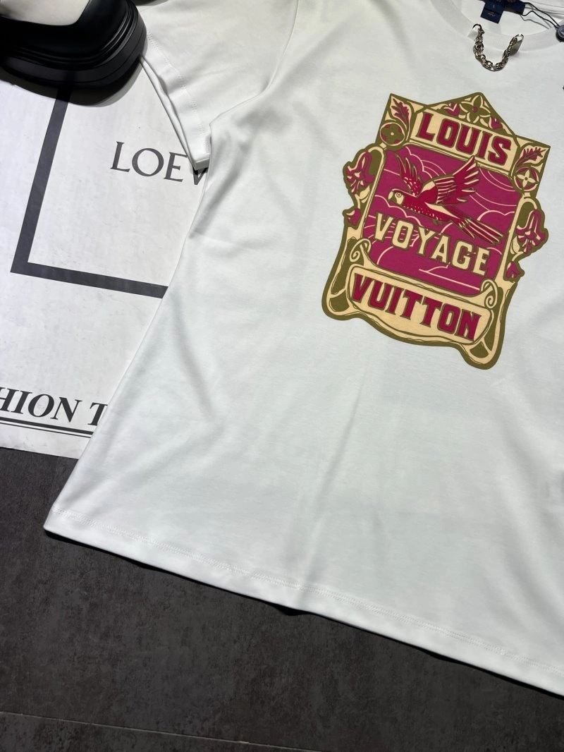 Minimalist Louis Vuitton T-Shirts 130969