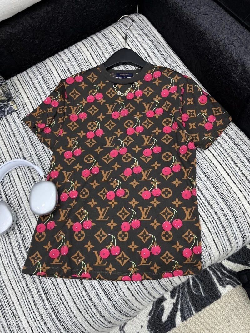 Breathable Louis Vuitton T-Shirts 130961