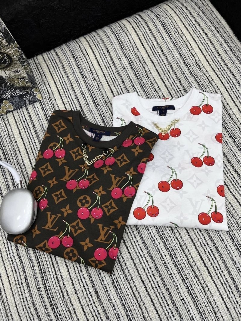 Breathable Louis Vuitton T-Shirts 130961