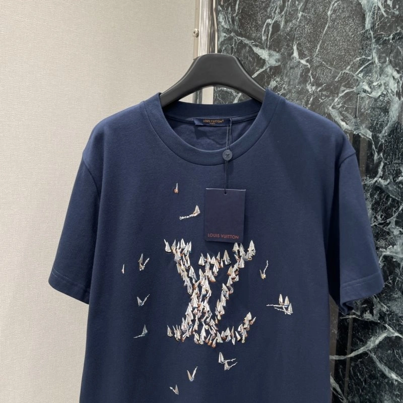 Sophisticated Louis Vuitton T-Shirts 130965