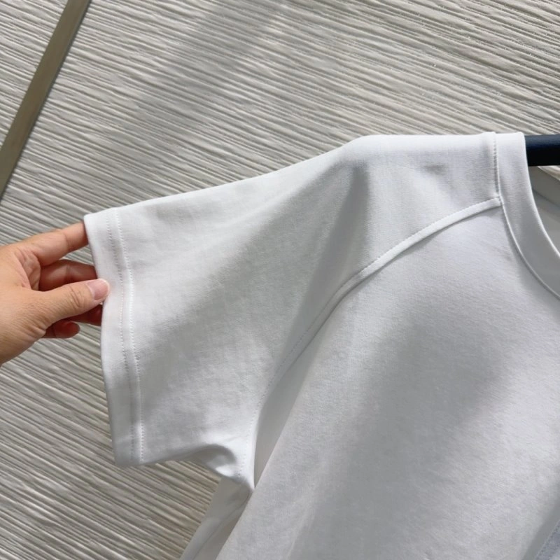 Unisex Louis Vuitton T-Shirts 131680