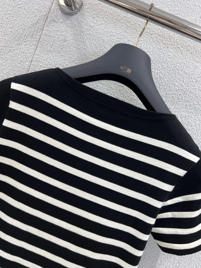 Louis Vuitton T-Shirts Versatile 131647