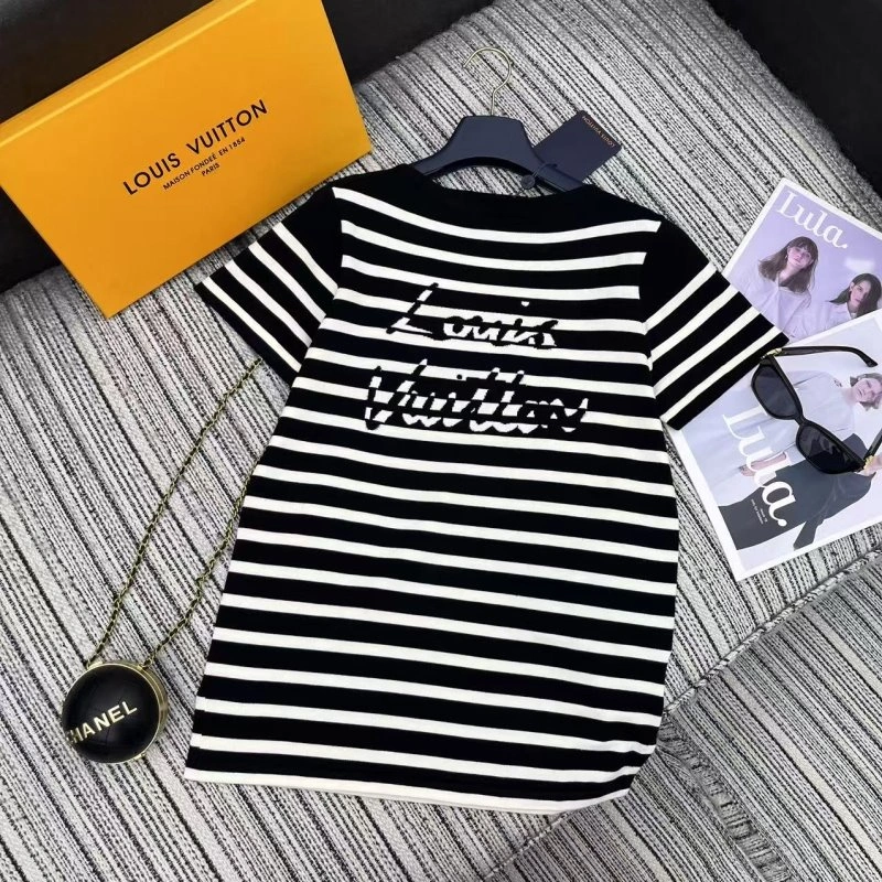 UrbanChic Louis Vuitton T-Shirts 131650
