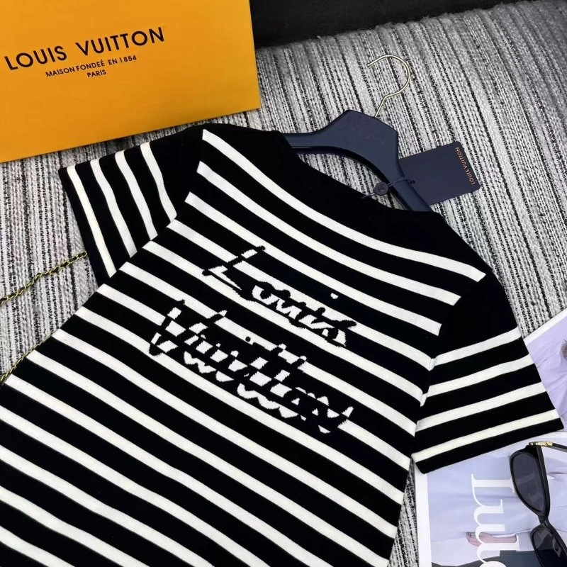 UrbanChic Louis Vuitton T-Shirts 131650