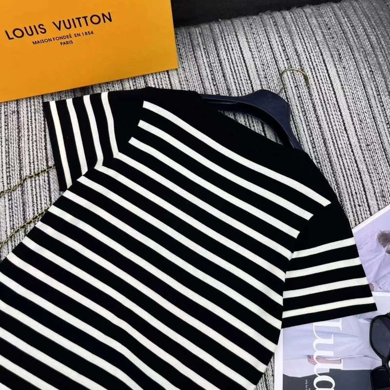 UrbanChic Louis Vuitton T-Shirts 131650