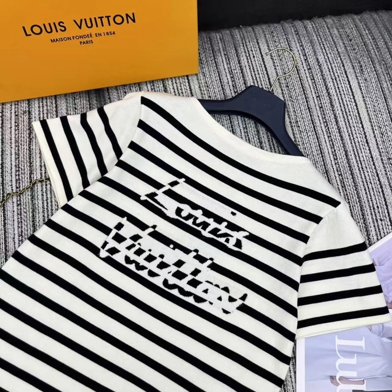 Lightweight Louis Vuitton T-Shirts 131645