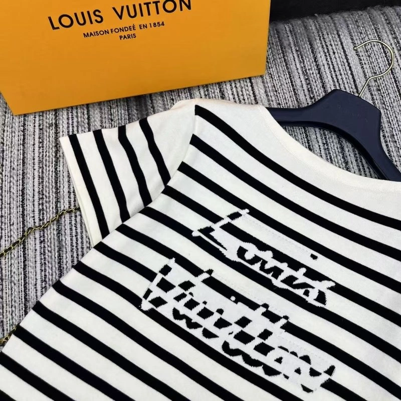Lightweight Louis Vuitton T-Shirts 131645