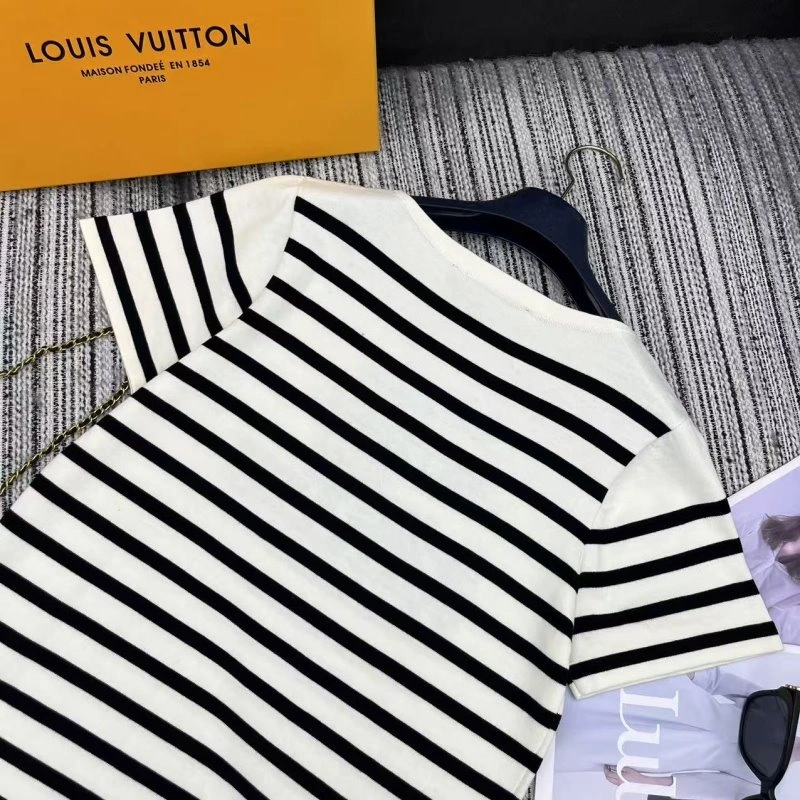 Lightweight Louis Vuitton T-Shirts 131645