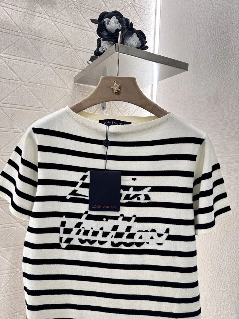 Sophisticated Louis Vuitton T-Shirts 131623