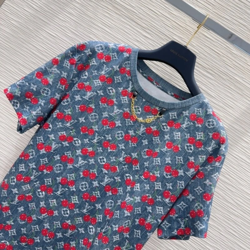 Louis Vuitton T-Shirts Comfortable 131626