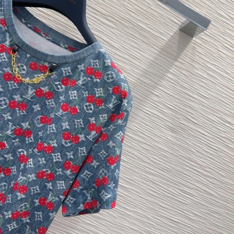 Louis Vuitton T-Shirts Comfortable 131626