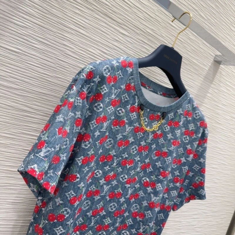 Louis Vuitton T-Shirts Comfortable 131626