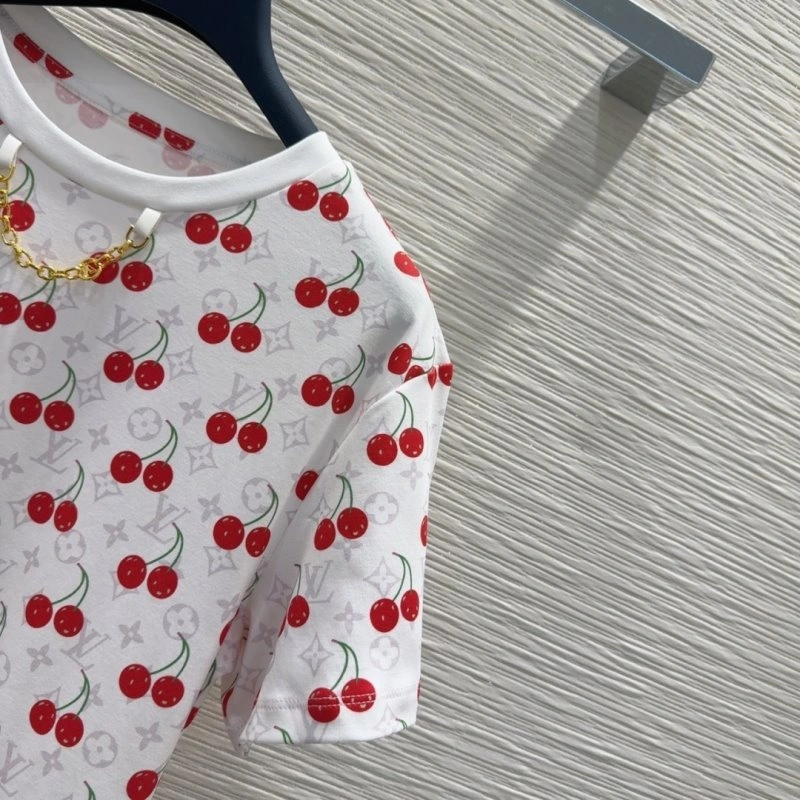 Modern Louis Vuitton T-Shirts 131642
